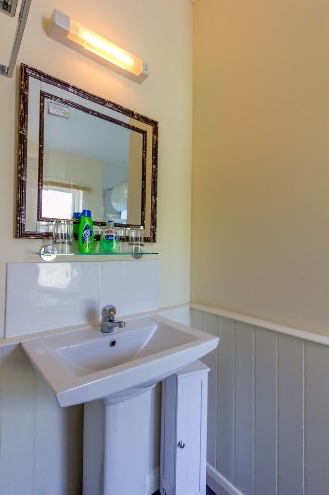 The Highdown Inn Totland エクステリア 写真