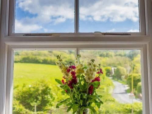 The Highdown Inn Totland エクステリア 写真